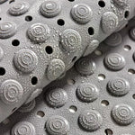 tapis douche bain gris bleu clair texturé cercles reliefs moderne minimaliste