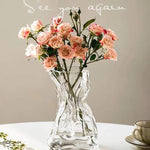 Vase décoratif transparent vue de côté