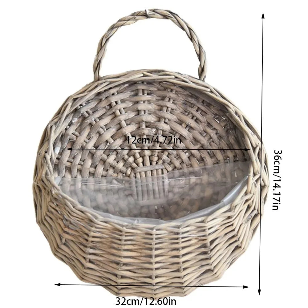 panier osier tressé marron clair traditionnel suspendu maison décoration fleurs pots jardin