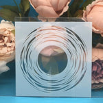 gabarits peinture moderne motifs géométriques horloges feuilles spirales blanc opaques