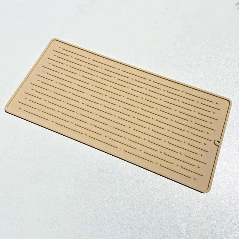 tapis cuisine silicone noir gris vert orange rayures horizontales adhésif anti dérapant rectangle moderne