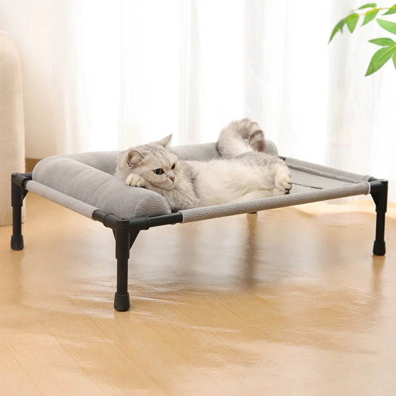 lit chat moderne surélevé tissu maille gris clair structure métallique pieds noirs coussin