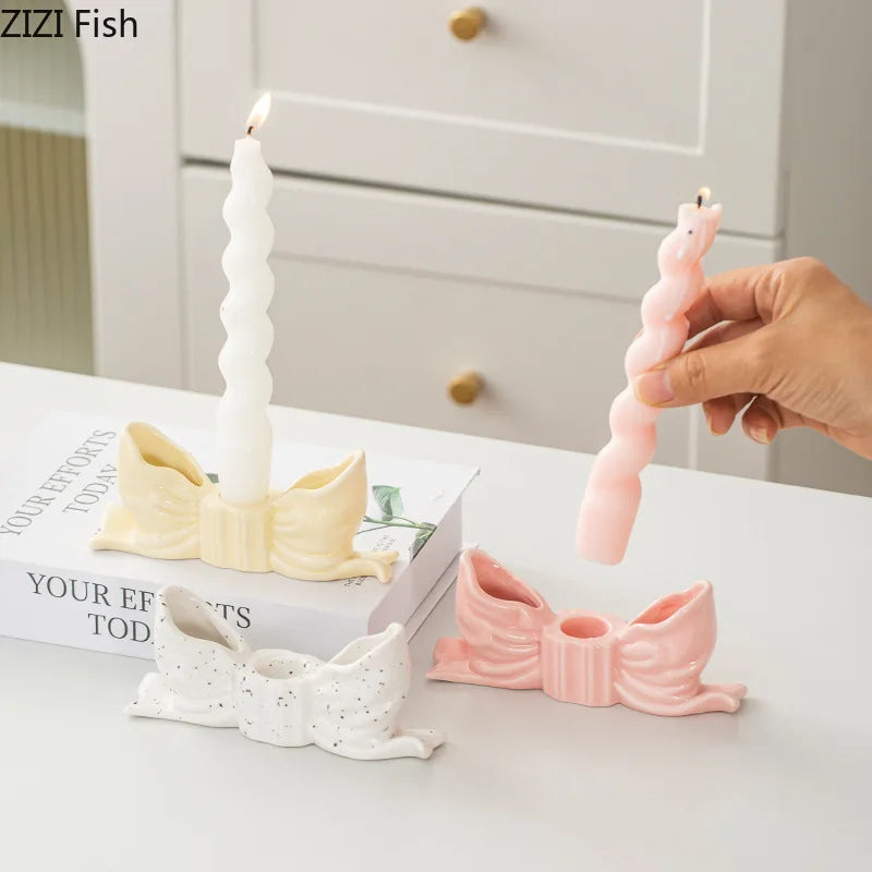 support bougie moderne rouge rose blanc ruban brillant décoration intérieure chic aromathérapie maison erotique