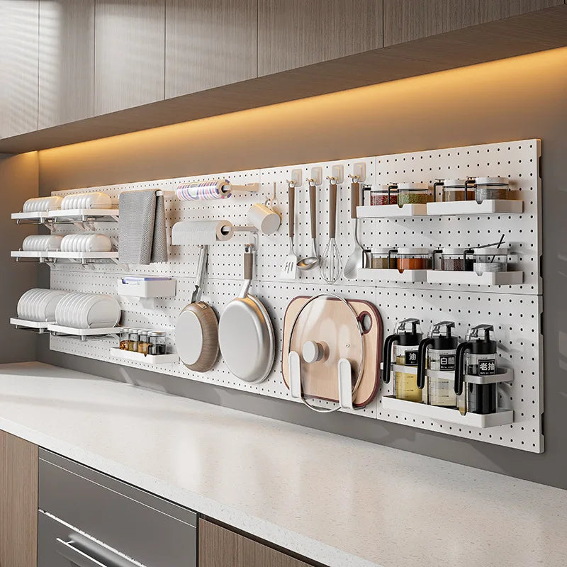 panneau perforé mural blanc étagères crochets porte coutaux accessoires rangement cuisine
