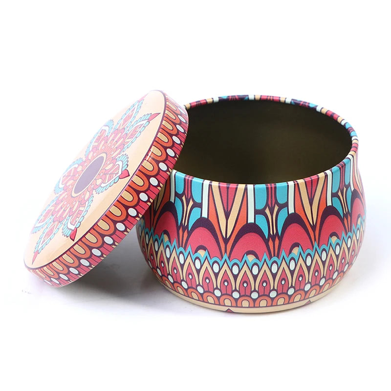 boîtes rondes métal multicolores motifs floraux géométriques boho chic décoration maison