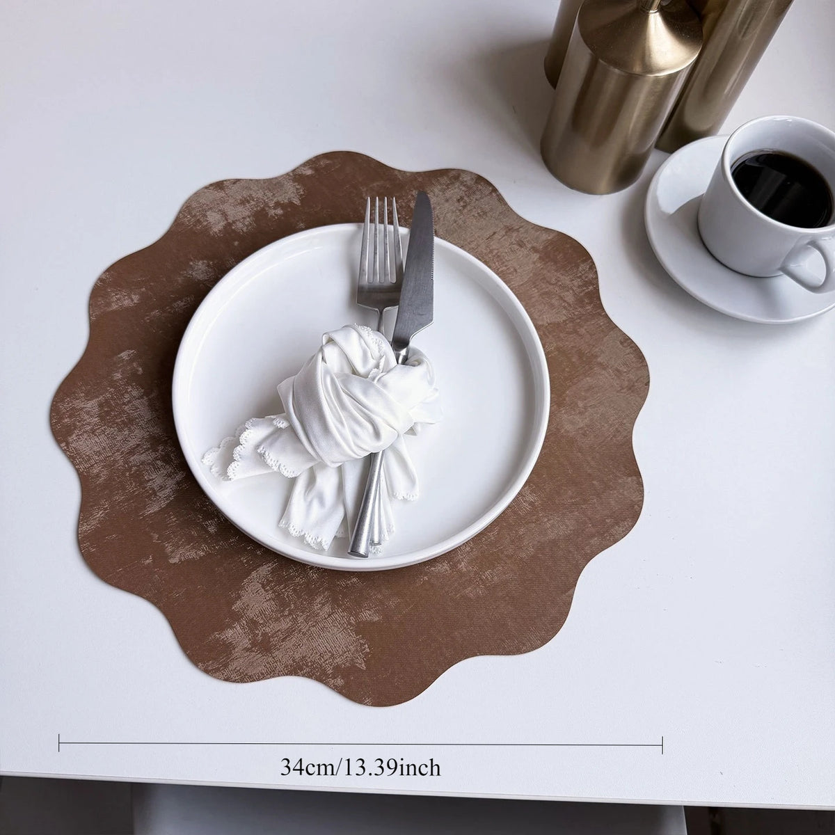serviettes table moderne gris vert marron beige rose texture grunge élégant assiettes fourchettes tasses