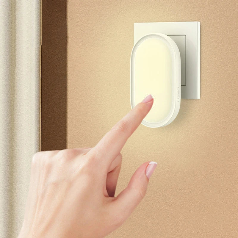 veilleuse led encastrée prise murale moderne minimaliste blanc beigeclair chambre deco