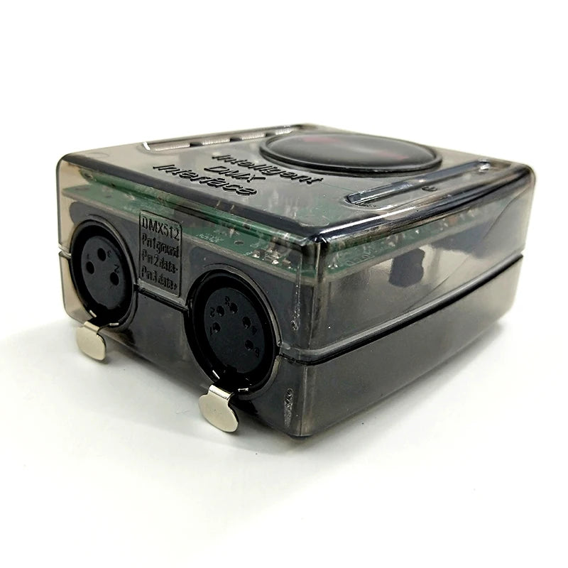 contrôleur dmx transparent noir circuit imprimé câble xlr carte mémoire câble usb technologie
