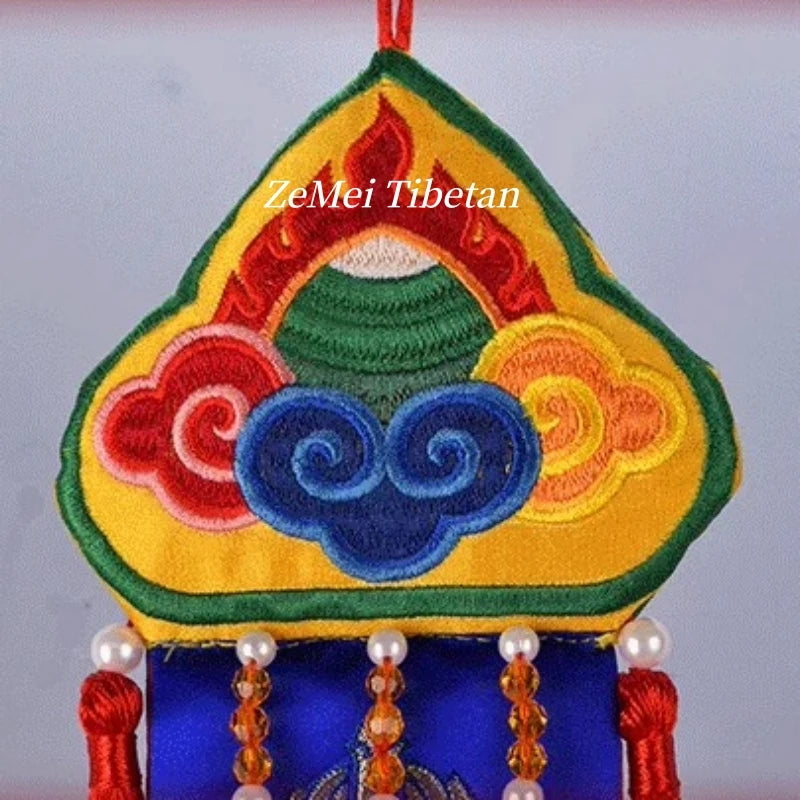 écharpe décorative ethnique brodée couleurs vives motifs floraux pompons traditionnelle intérieur temple