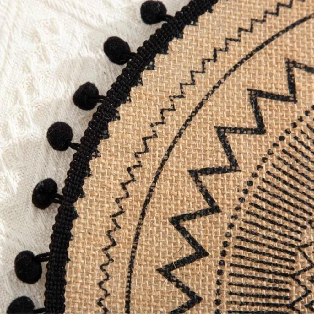 serviettes table boho chic motifs géométriques pompons noirs beige tables manger rondes 36 38