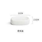 ensemble accessoires salle bain porcelaine moderne distributeur savon gobelet porte brosse dents