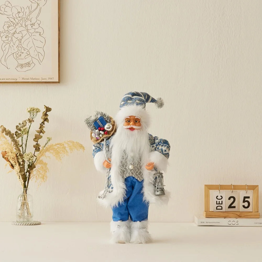 Poupée Père Noël bleu posée sur une table