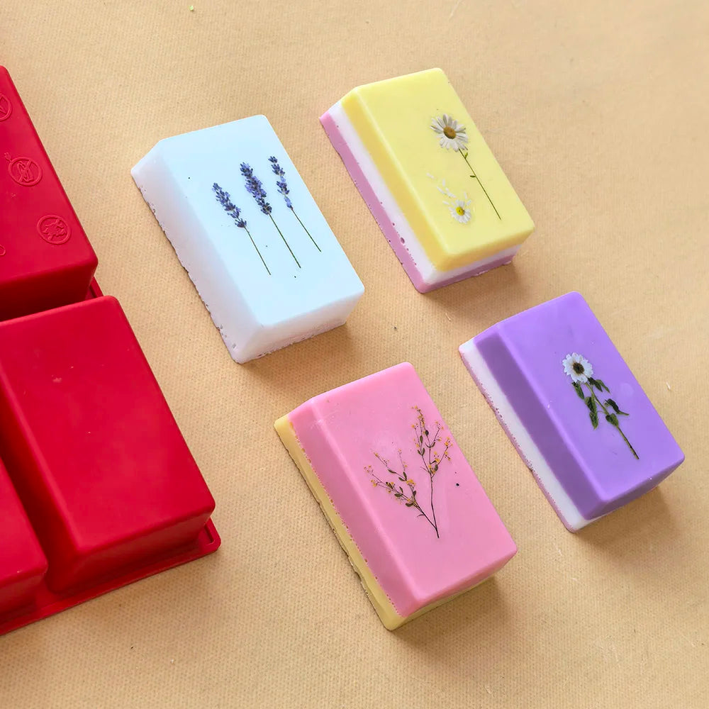 moule silicone compartiments savons bougies aromathérapie artisanale durable non toxique rouge