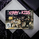 étui carte bancaire kpop strays moderne noir gris blanc personnes costumes formels minimaliste