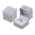 boîtes bijoux velours uni rose rouge bleu marine blanc classiques boutons dorés anneaux