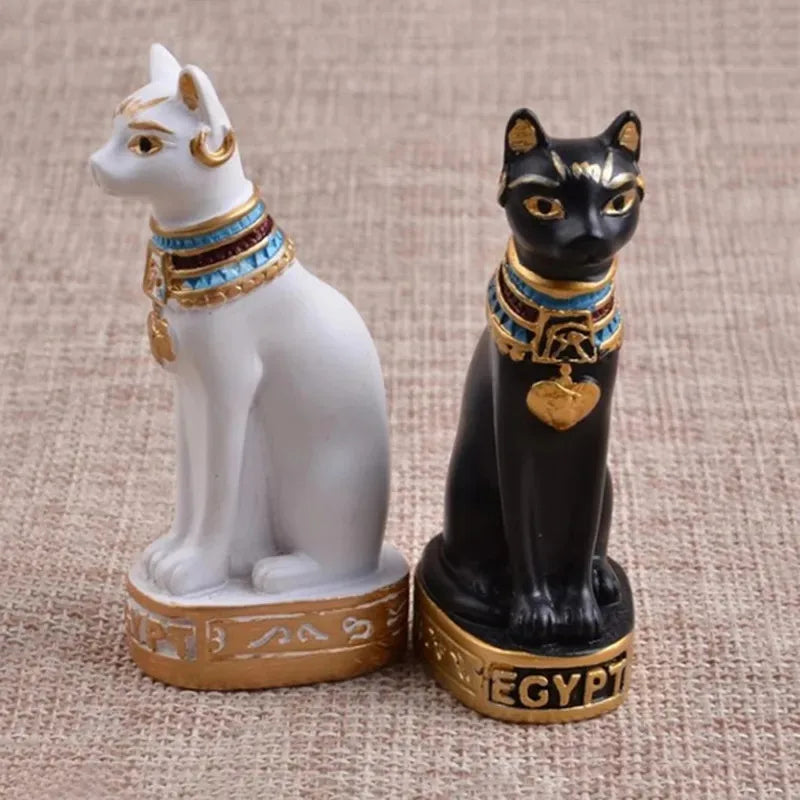 statuette égyptienne ancienne chat ornements hiéroglyphes noir blanc doré
