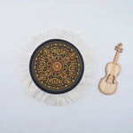 serviettes table multicolores mandala franges blanches ethnique boho chic violon miniature bois