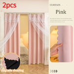 Élégants rideaux roses, utilisés comme traitement de fenêtre pour apporter une touche de couleur et de style à un intérieur. L'image met en avant la qualité du textile et la beauté de ces rideaux qui transforment n'importe quelle pièce en un espace chaleureux et accueillant.