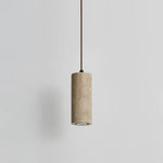 Lampe suspendue moderne minimaliste pierre beige clair texture granulée câble noir pendentif chambre salon