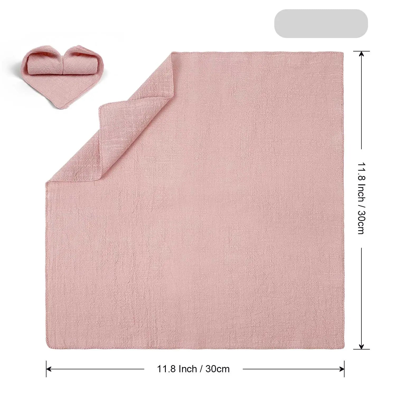 Couverture en peluche rose douce avec forme de cœur assortie, idéale pour créer une ambiance cocooning et chaleureuse dans la chambre.