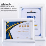 cadres photo bois marron minimaliste argentés transparents documents certificats