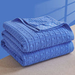 couverture coton bleu gris rose moderne plaid motifs carrés bordure texturée été hiver portable