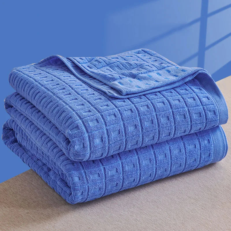 couverture coton bleu gris rose moderne plaid motifs carrés bordure texturée été hiver portable