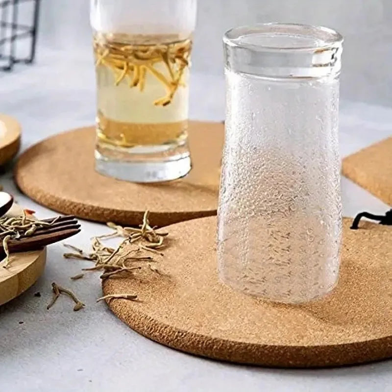 tapis table bois liège durable antidérapant silencieux protection surface ronde minimaliste naturelle rustique