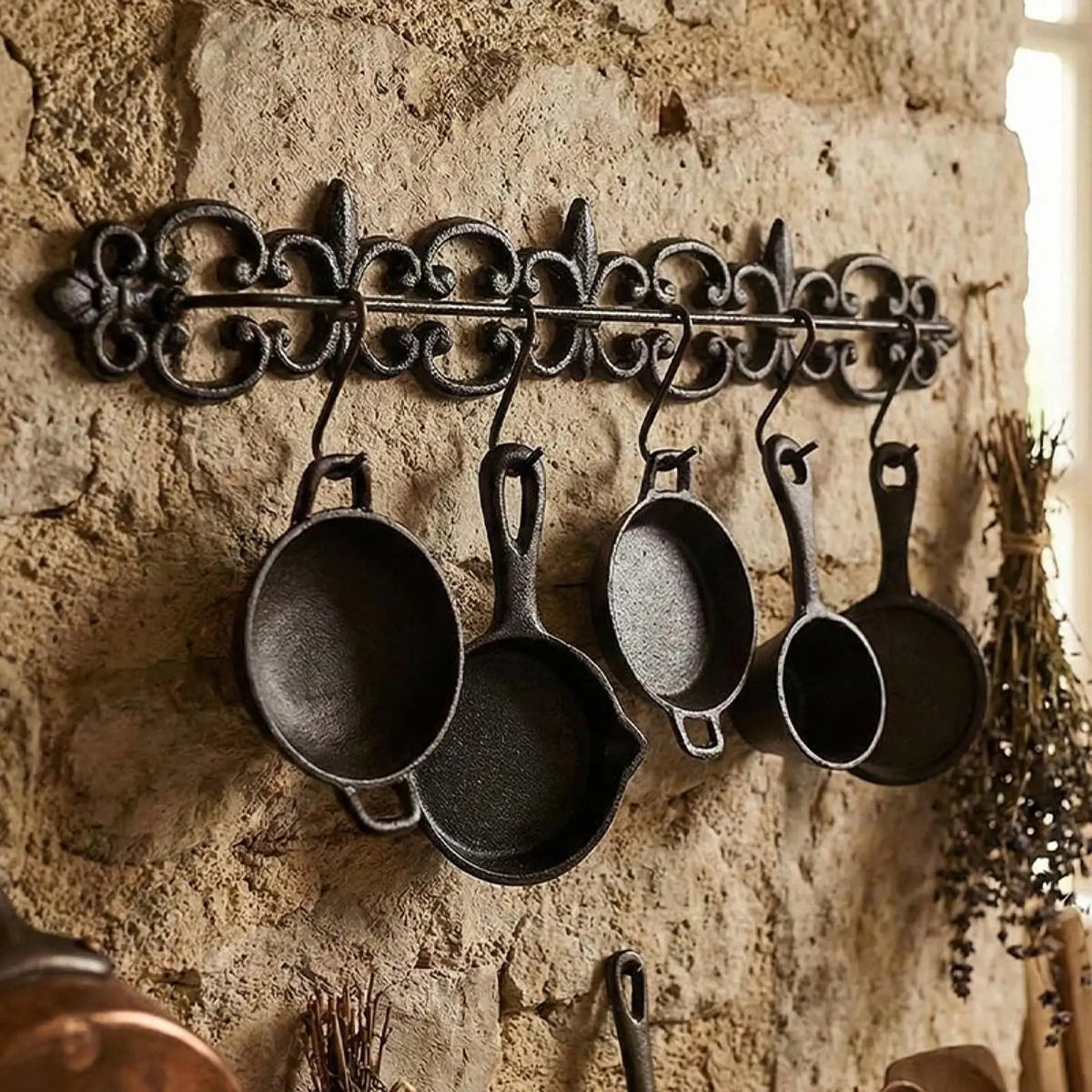 décoration murale vintage support couteaux floral noir robuste facile decoration muristique métal opacité farmhouse