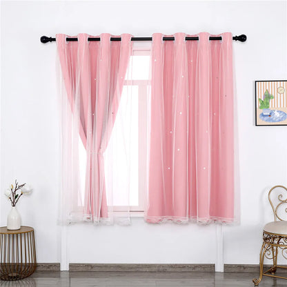 Image montrant une élégante traitement de fenêtre avec un rideau rose, ajoutant une touche de couleur et de style à n'importe quelle pièce. Ce couvre-fenêtre est parfait pour ceux qui cherchent à ajouter un peu de charme et de personnalité à leur décoration intérieure.