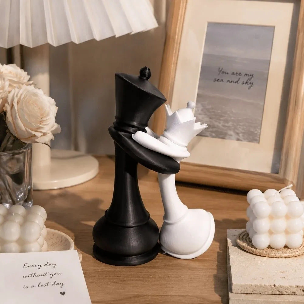 statues échecs moderne figurines roi reine noires blanches décoration intérieure minimaliste maison erotique