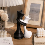 statues échecs moderne figurines roi reine noires blanches décoration intérieure minimaliste maison erotique