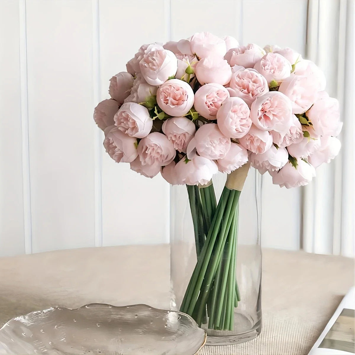 bouquet fleurs artificielles pivoine blanc rose pâle moderne minimaliste décoration intérieure mariage anniversaire baby