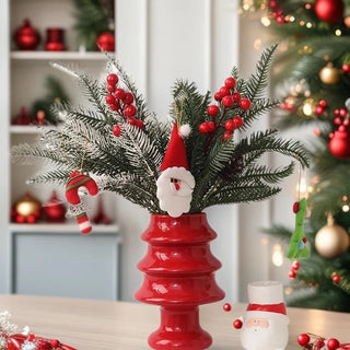 vase decoratif noel arbre botte rouge gnomes pere noel boules sapinbranches baies oranges cannelle