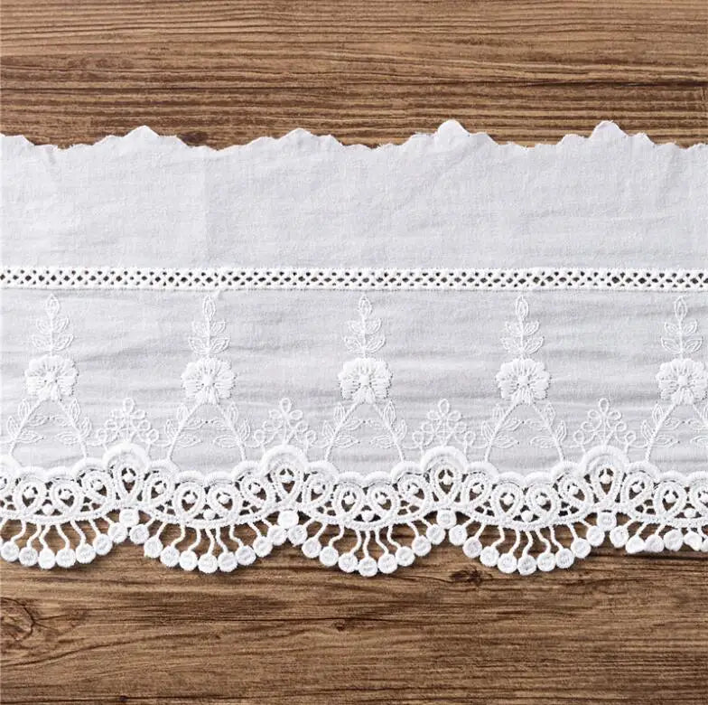 dentelle coton blanc floral ajouré classique écologique largeur quinze centimètres decoration bricolage robe couture