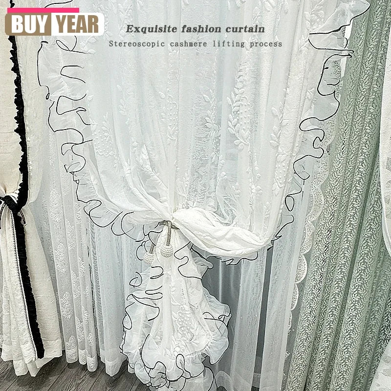 rideau blanc dentelle broderie florale translucide romantique franges ruban noir