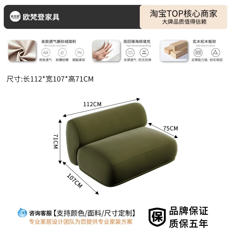 canapé salon moderne tissu beige vert olive chesterfield coussins table basse