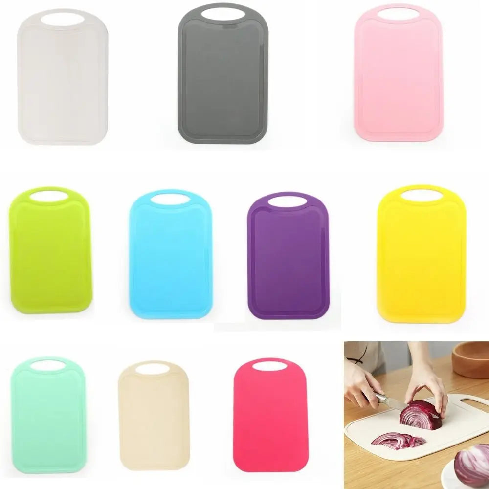 planches découper modernes rose violet vert gris blanc jaune bleu plastique antidérapante poignée ovale
