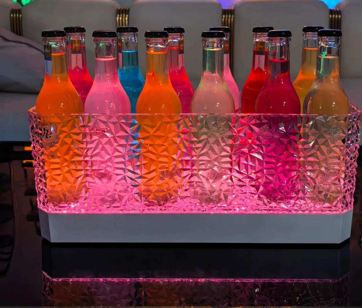 bac bouteilles transparent moderne poignées bouteilles multicolores motifs géométriques élégant reflets multicolores
