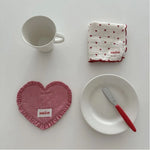 serviettes table classiques carreaux rouge blanc beige bleu clair tissu dentelle opaques respectueux environnement