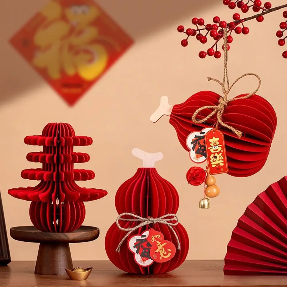 lanterne traditionnelle chinoise rouge mariage anniversaire noël papier plissé cloches dorées caractères chinois