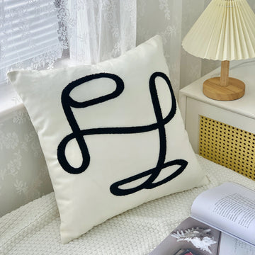 housse coussin brodé motif géométrique moderne coton blanc décoration intérieure carreau 45x45cm opaquet fixations