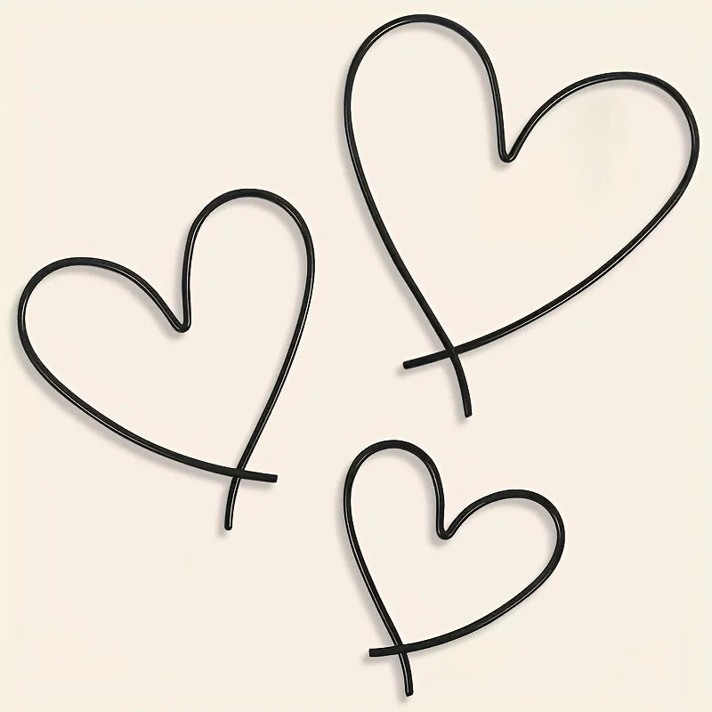 coeurs métal noir décoration murale minimaliste 9cm 12cm 15cm decoration amour saint valentin chambre