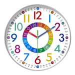 horloge murale moderne enfants chiffres colorés fond blanc cadre argenté silencieuse salon chambre