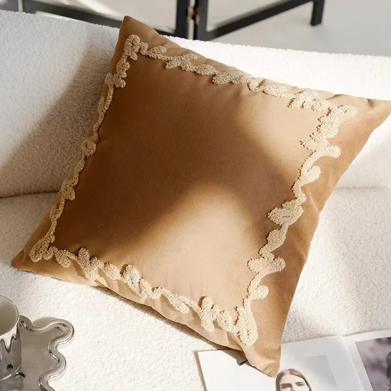 taies d'oreiller patchwork moderne motifs brodés couleurs variées géométriques fleurs beige marron noir blanc
