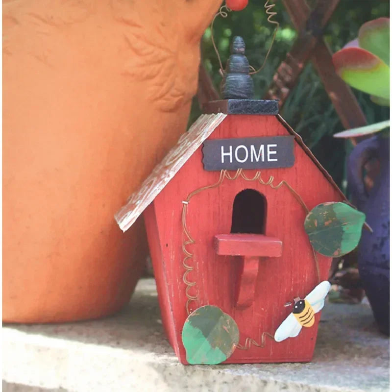 nichoirs oiseaux motifs floraux abeille coccinelle couleurs vives cordelette jardin balcon pastorale