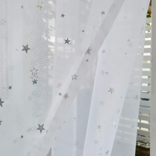 rideau fenêtre blanc translucide étoiles grises motif moderne chambre bébé tissu léger