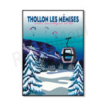 Affiche vintage représentant les paysages enneigés de Thollon les Mémises, station de montagne et de ski, avec des parapentes et un téléphérique survolant la scène.