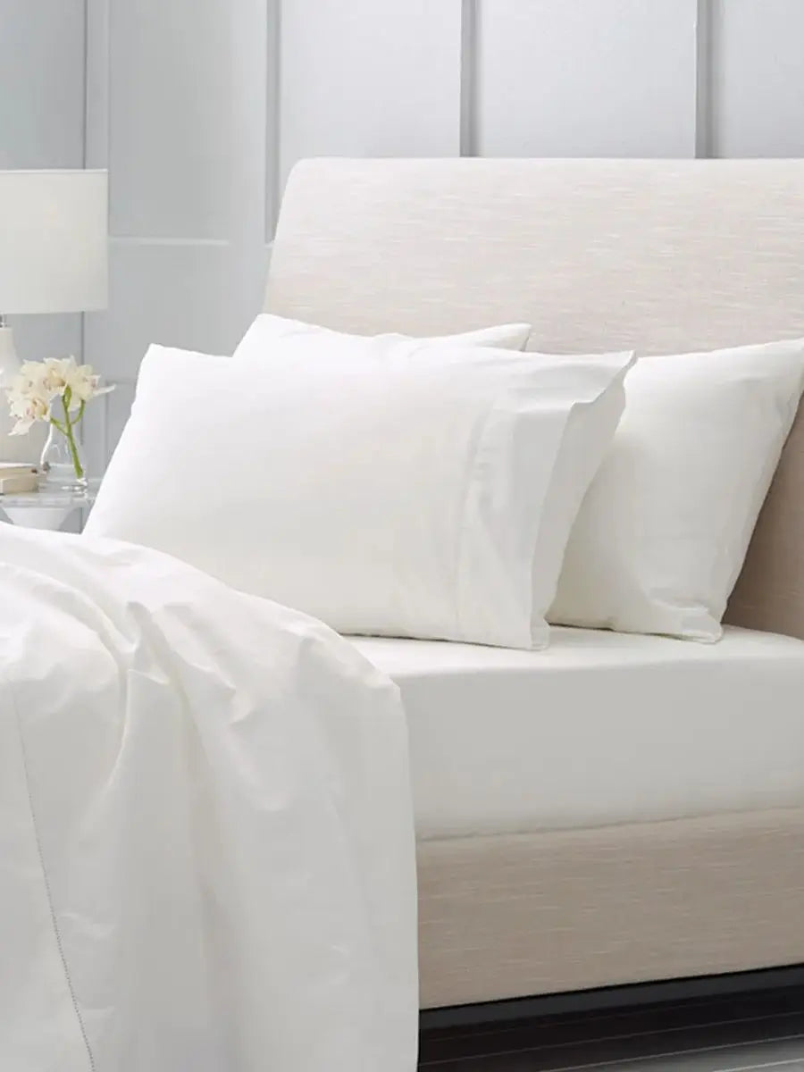 draps lit blancs satinés king size boutonnés complet moderne ecofriendly