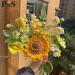 bouquet main fleurs artificielles jaunes blanches vertes intérieur mariage anniversaire decoration